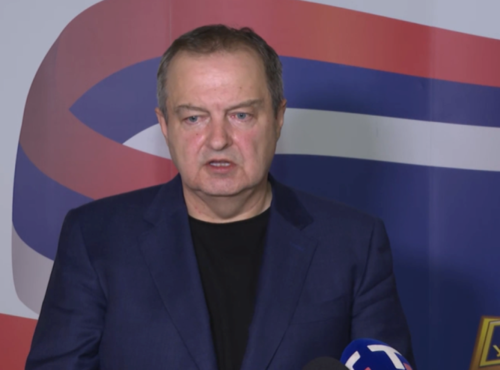 Dačić: Najmanje šest povređenih policajaca večeras, prema novim informacijama i više