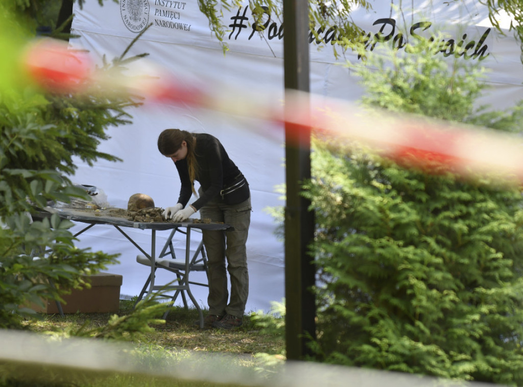 Lavov: Otkrivena grobna jama sa ostacima vojnika iz 1939. godine