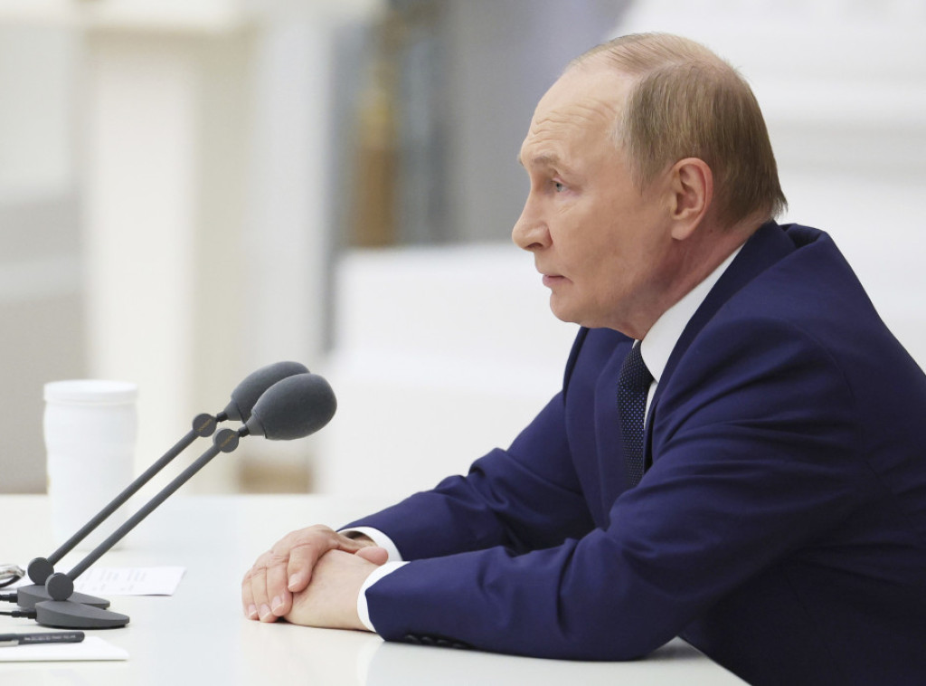 Putin se sastao s članovima najvišeg rukovodstva u okviru priprema za samit s Trampom