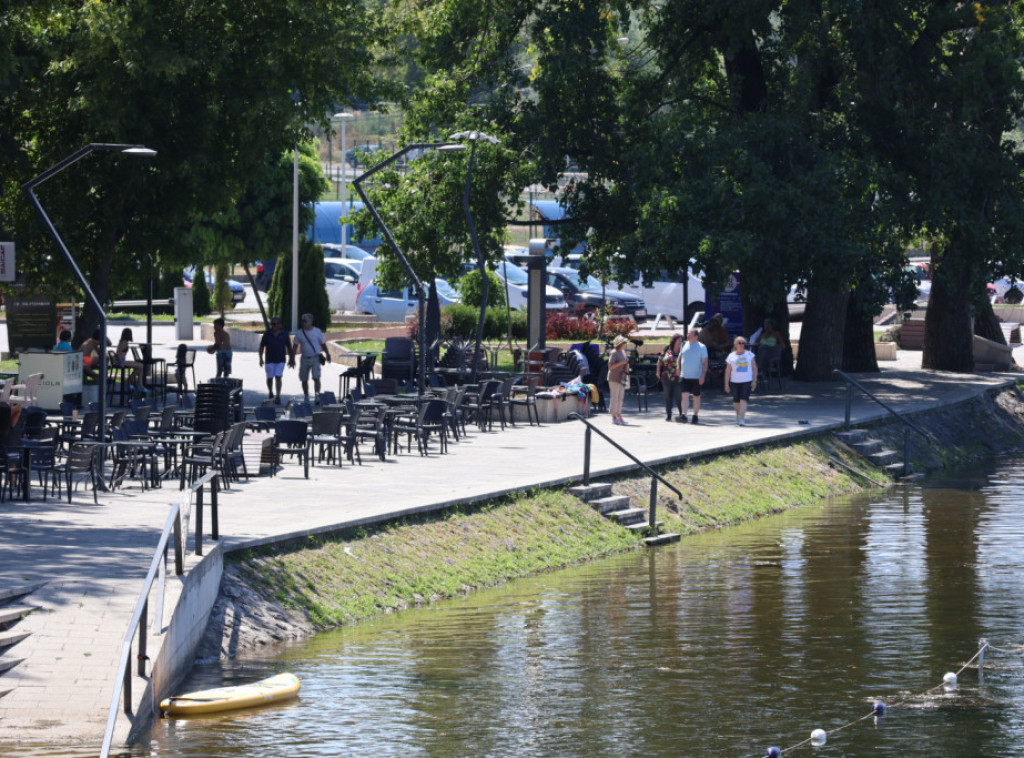 Muškarac pretio pištoljem na gradskoj plaži u Čačku