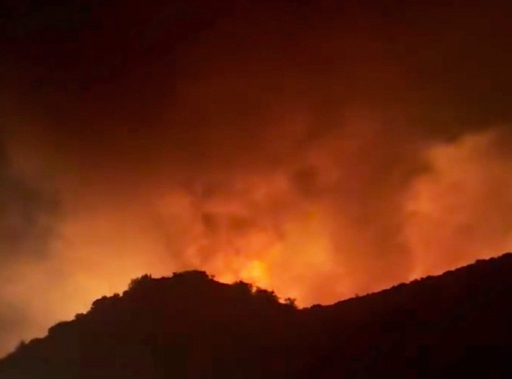 Kalifornija: Vatrogasci se bore sa još jednim šumskim požarom