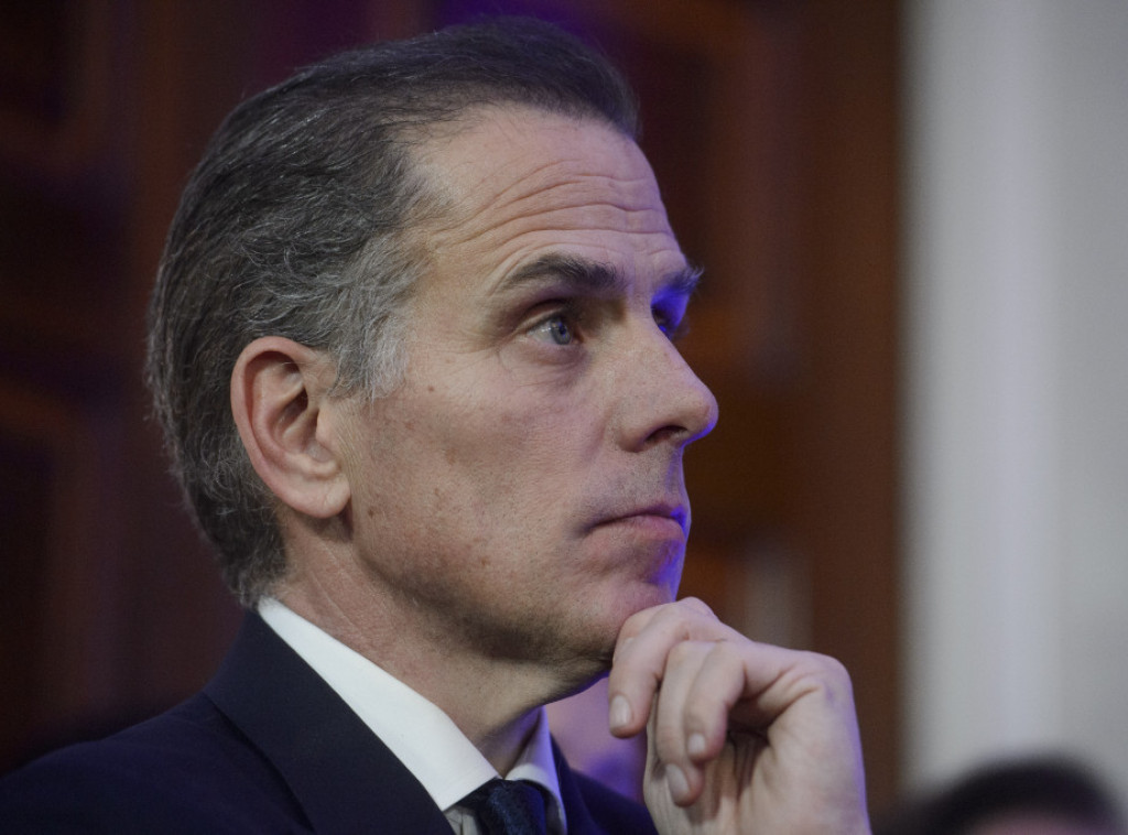 Hanter Bajden živi u inostranstvu zbog rastućih pravnih i finansijskih problema