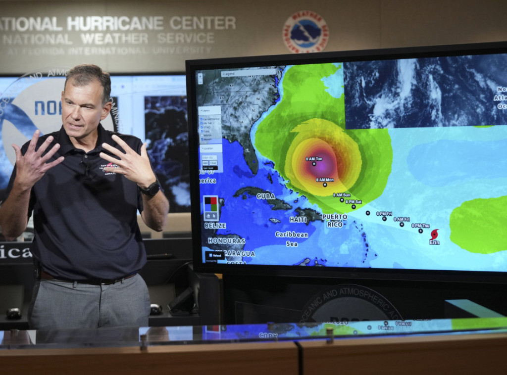 Tropska oluja Erin nadomak kategorije uragana, moguća velika oluja tokom vikenda