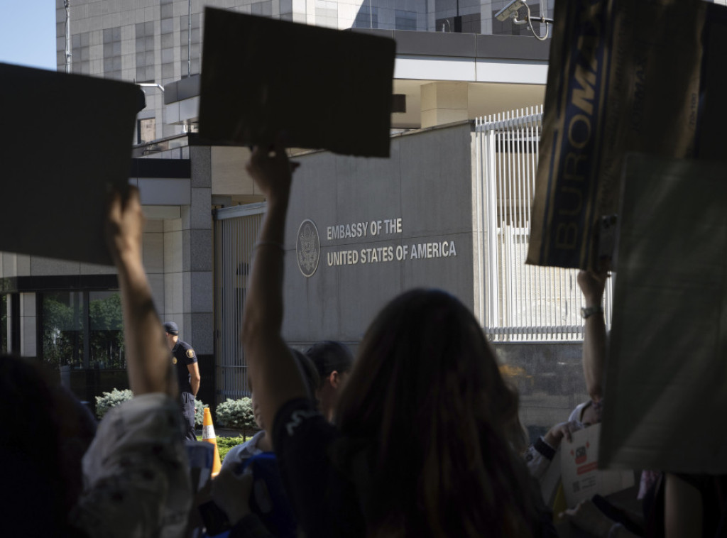Protest ispred ambasade SAD u Kijevu: Neprihvatlje teme teritorijalnih ustupaka