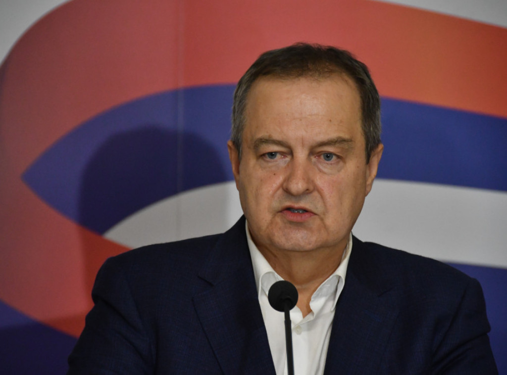 Dačić: Šest pripadnika policije povređeno, 38 lica uhapšeno
