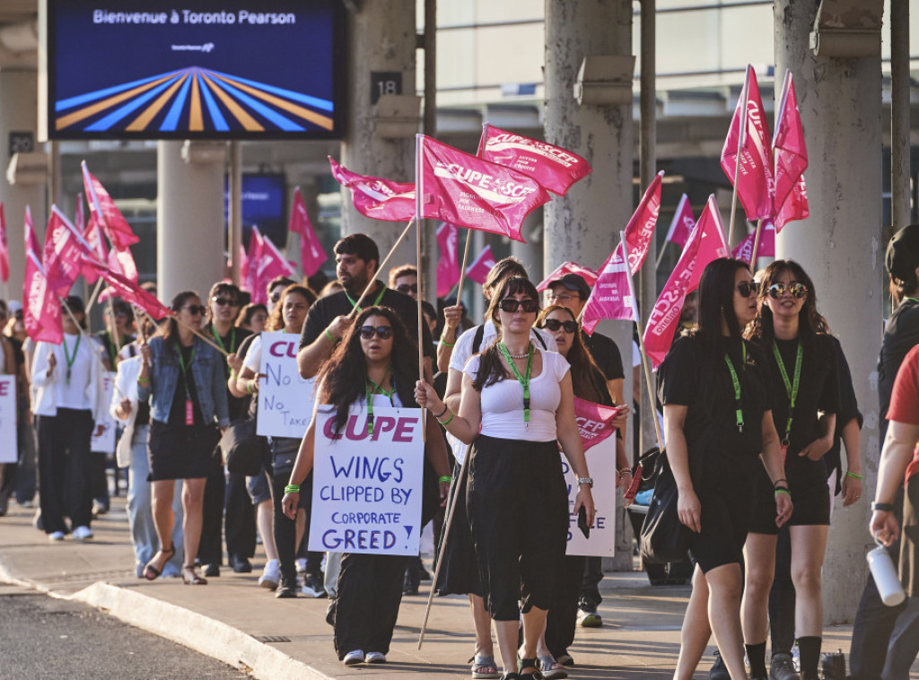 Više od 10 hiljada stjuardesa Er Kanade stupilo u štrajk