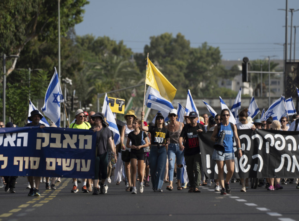 Na antivladinim protestima širom Izraela uhapšeno 25 osoba, najmanje devet u Tel Avivu