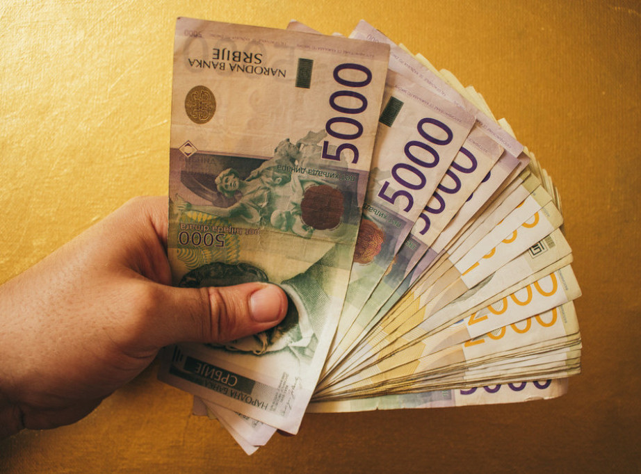 Danas isplata redovne a sutra privremene julske novčane naknade, korisnika 28.978