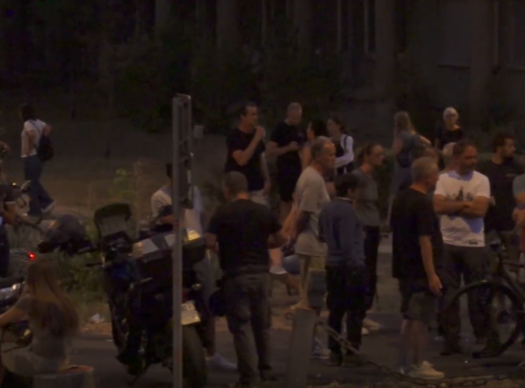 U Novom Sadu počeo protest ispred Rektorata, okupljanja i u drugim gradovima