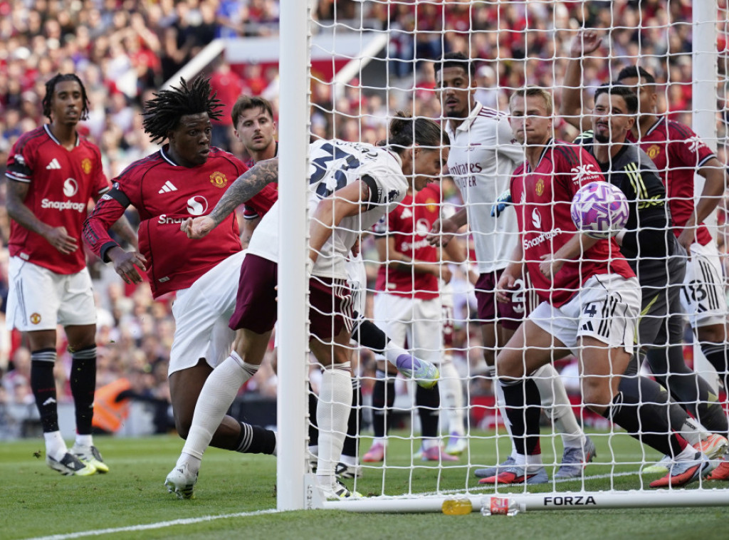 Fudbaleri Arsenala kao gosti pobedili Mančester Junajted