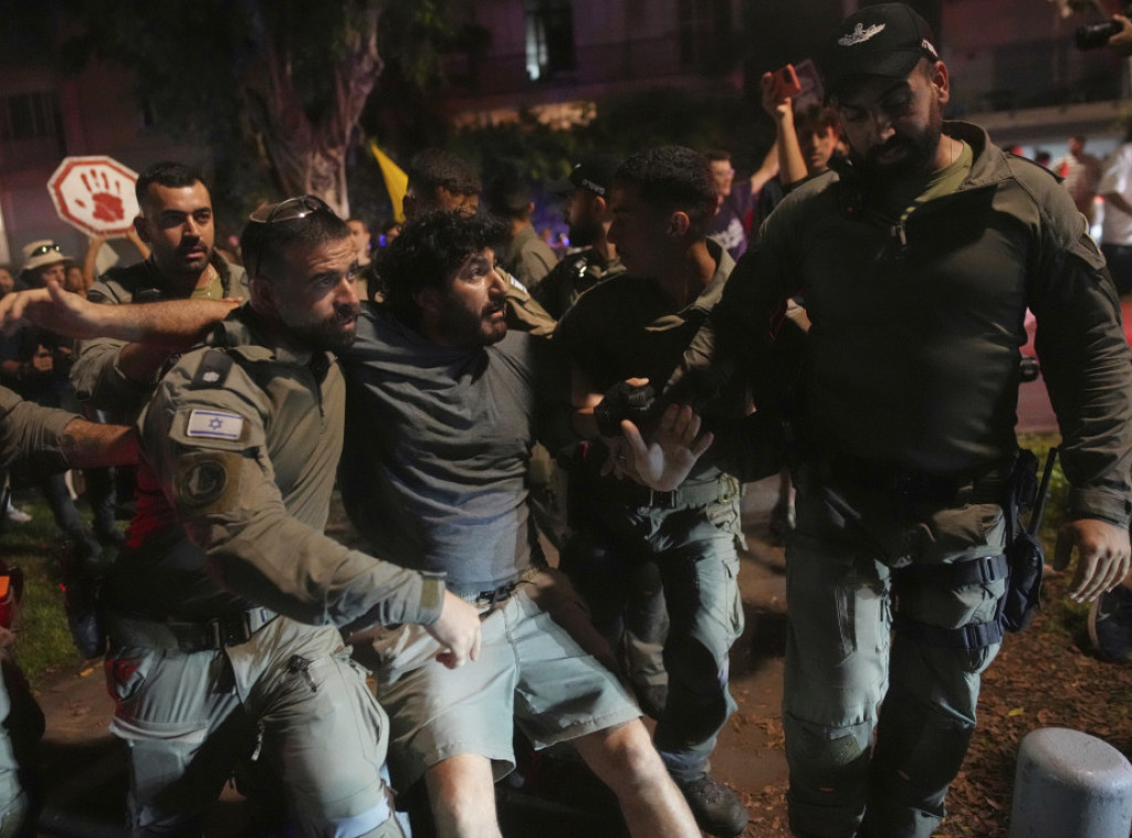 Sukob demonstranata i policije ispred prostorija vladajuće stranke u Izraelu