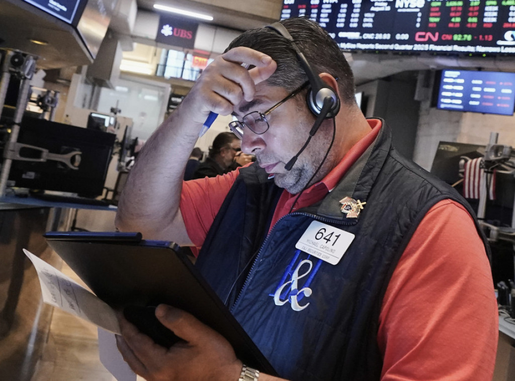 Evropski indeksi uglavnom u padu, poskupeli nafta i zlato, u fokusu pregovori o Ukrajini