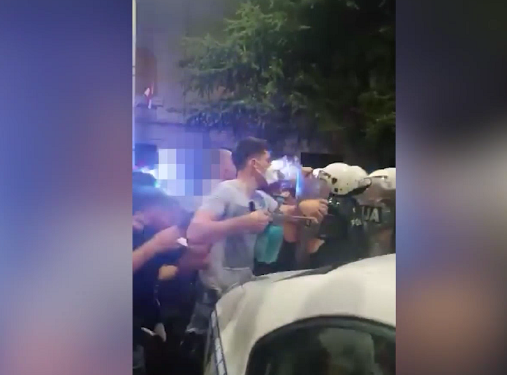 Uhapšen zbog sumnje na napad na policajce tokom protesta u Pančevu 13. avgusta