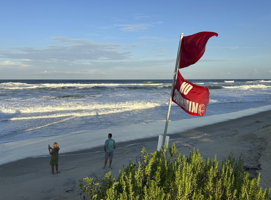 Uragan Erin donosi opasne talase i zatvara plaže u SAD, naređene evakuacije