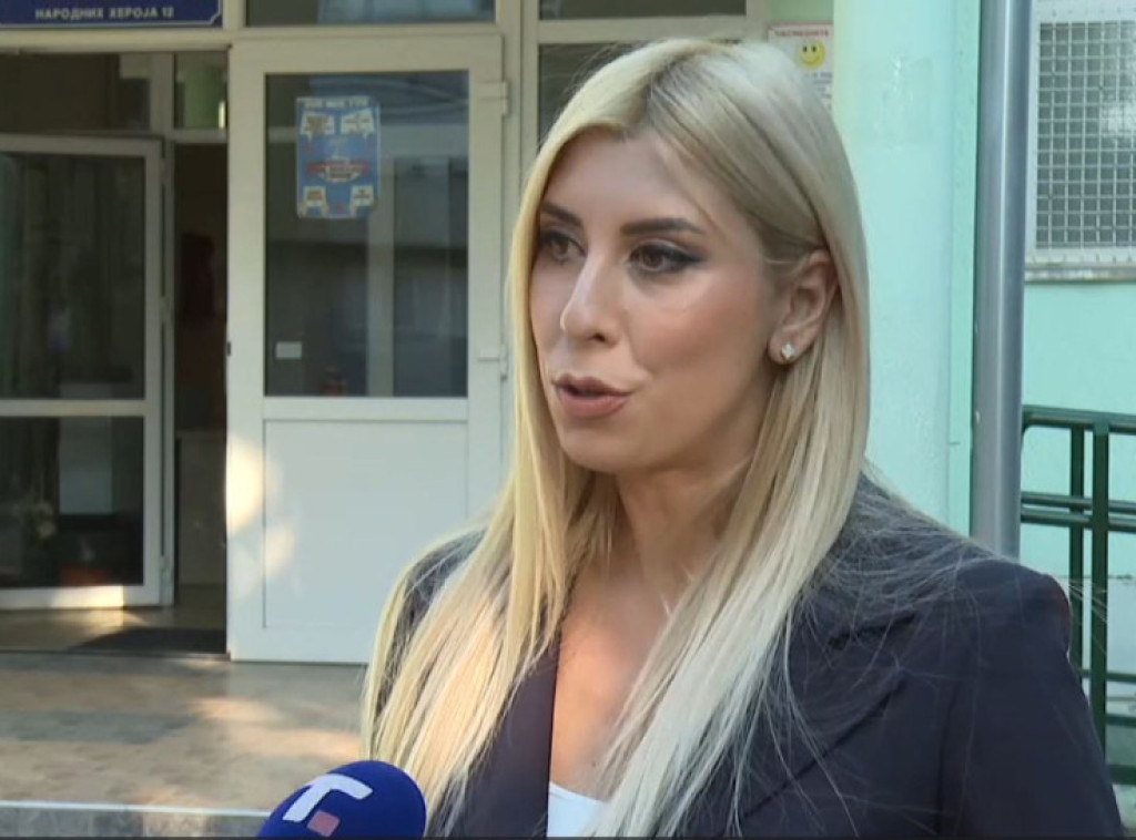 Ivana Nikolić: Renoviranje letnje učionice i postavljanje nove ograde u OŠ "Novi Beograd"