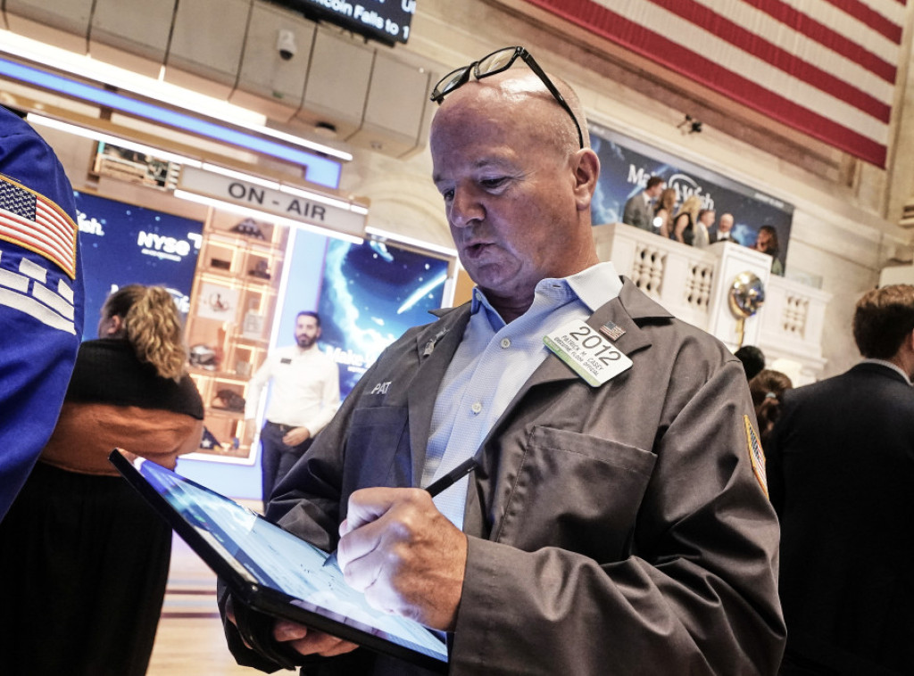 Berzanski indeksi pali u iščekivanju kvartalnih izveštaja velikih trgovinskih lanaca