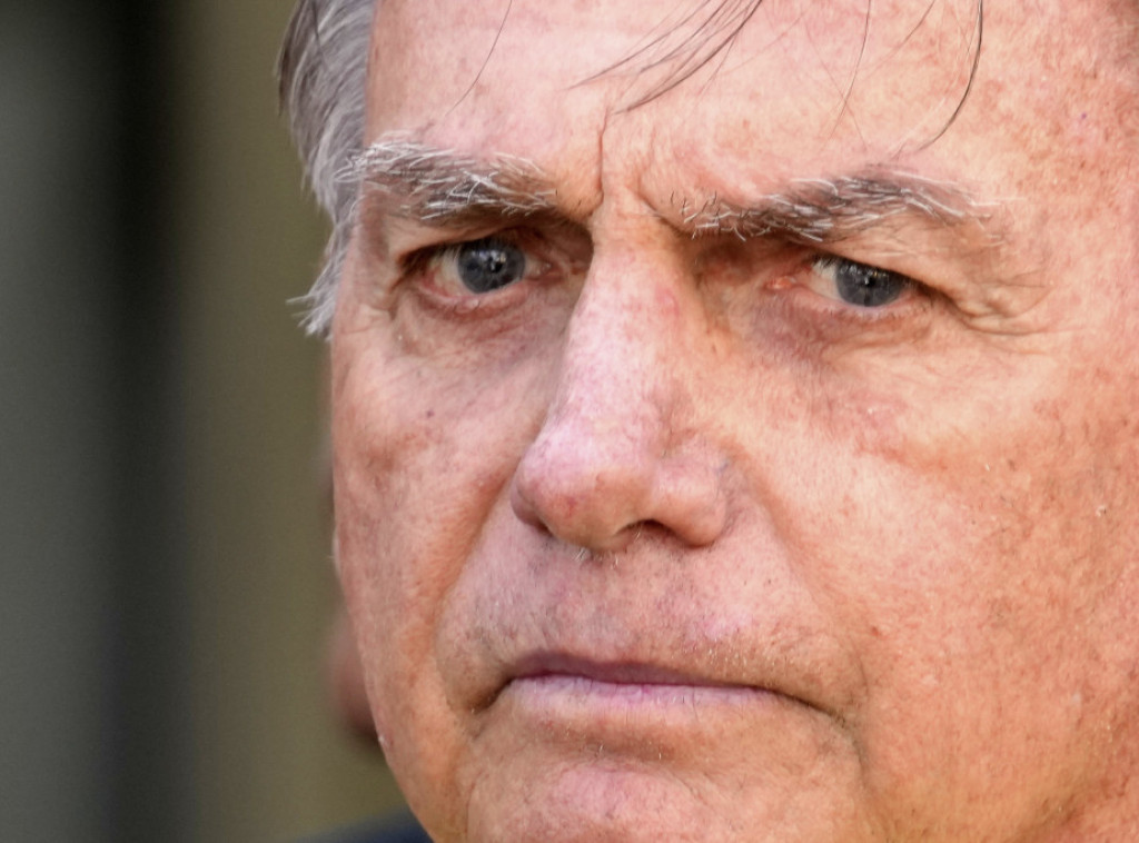 Brazilski predsednik Bolsonaro napušta zatvor zbog hirurškog zahvata
