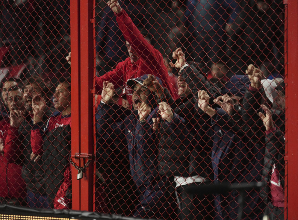 Utakmica Sudamerikana Independijente-Univerzitet Čile prekinuta zbog nasilja navijača