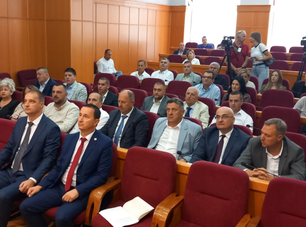 Trebinje: Usvojena deklaracija - odbacuje se presuda Dodiku