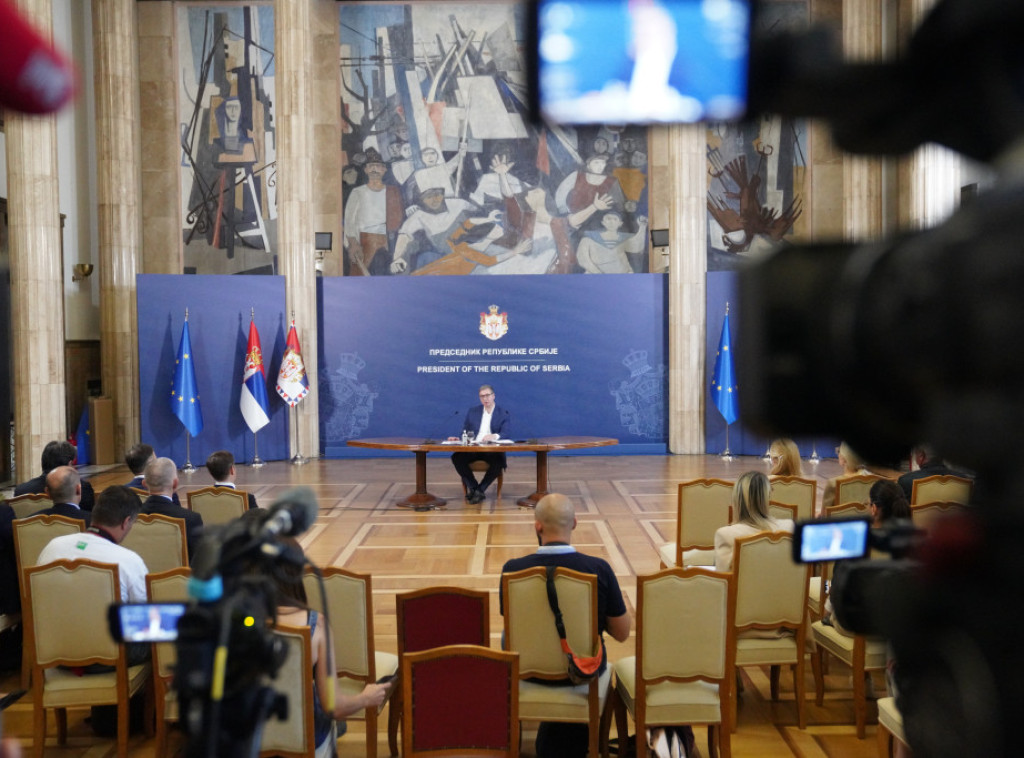 Vučić danas u 11 časova predstavlja novi paket ekonomskih mera za poboljšanje standarda građana