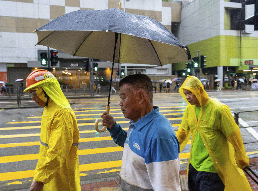 Kineski turistički grad Sanja u pripravnosti pred dolazak snažnog tajfuna Kađiki