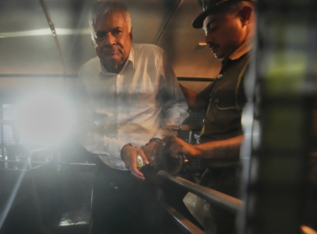 Pritvoreni bivši predsednik Šri Lanke Ranil Vikremesinge hospitalizovan