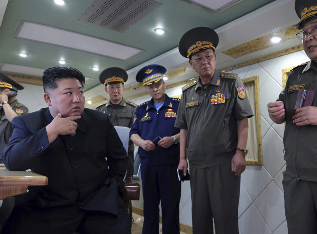 Kim Džong Un nadgledao ispaljivanje novih raketa protivvazdušne odbrane
