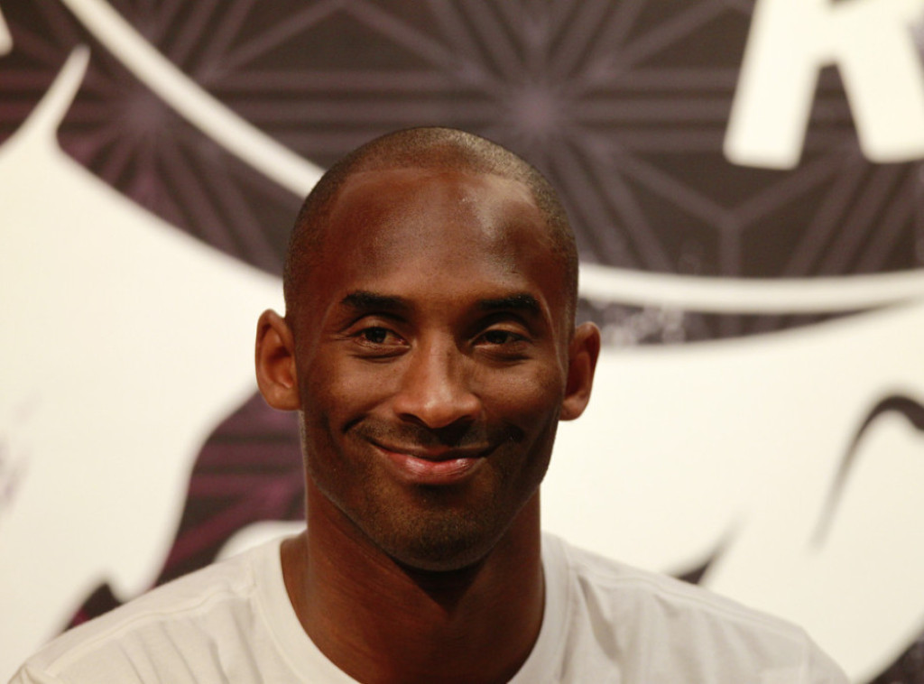 Košarkaška kartica sa potpisima Džordana i Brajanta prodata za 12,9 miliona dolara