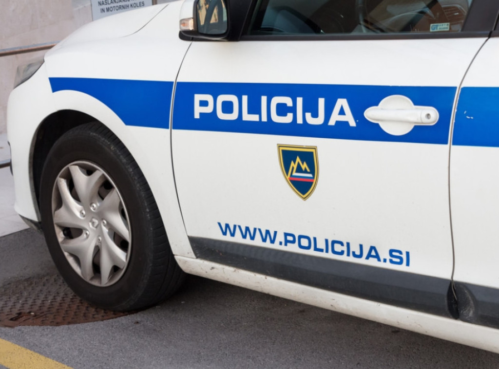 Italijani nosili nacističku zastavu u Sloveniji i palili vatru gde je zabranjeno