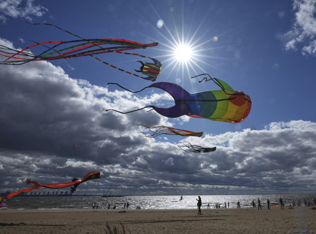 Institut za solarno-zemaljsku fiziku: Na Suncu juče zabeležen najsnažniji bljesak od sredine juna