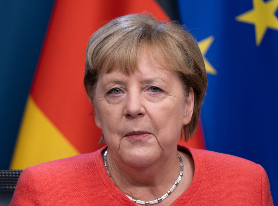 Angela Merkel: Evropska unija ne sme da prepusti razgovore sa Putinom SAD-u