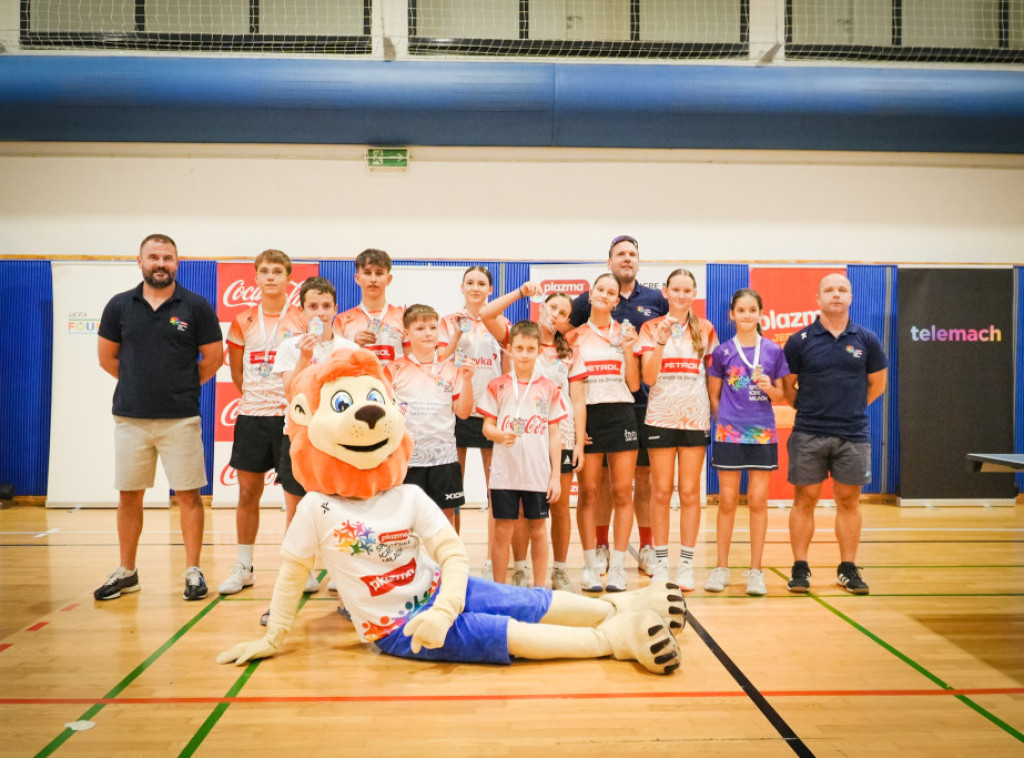 Prvog dana finala Plazma Sportskih igara mladih dodeljenje medalje u stonom tenisu, malom fudbalu i košarci 3x3