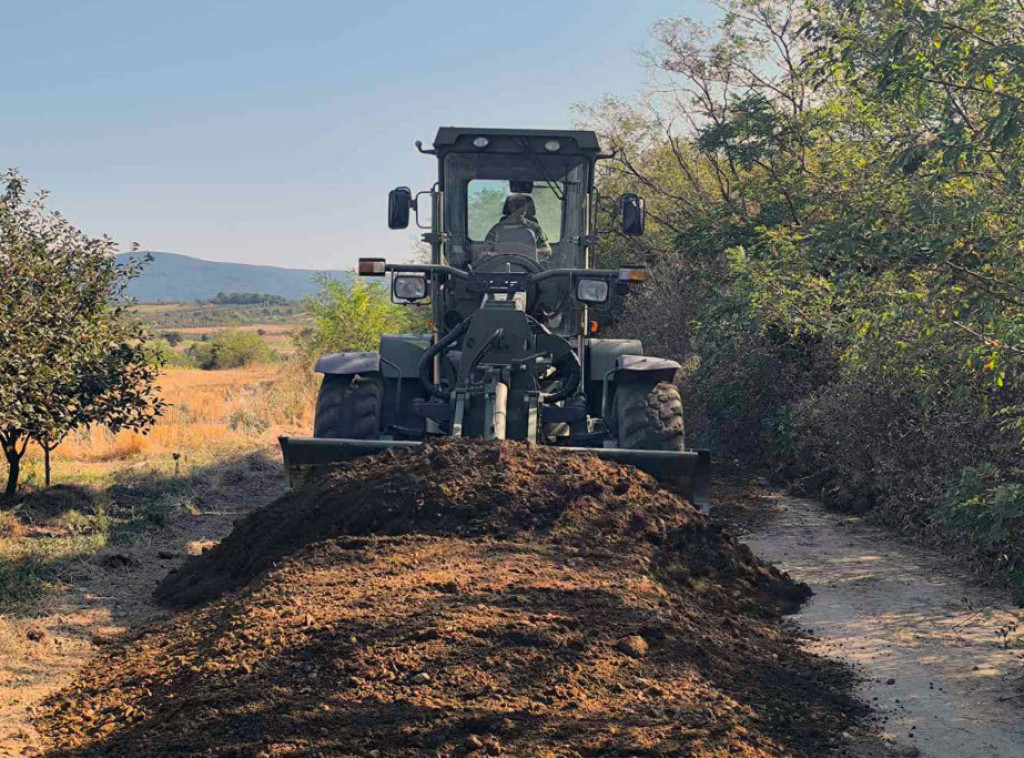 Ministarstvo odbrane: Inžinjerci Vojske Srbije pomažu meštanima prokupačkih sela