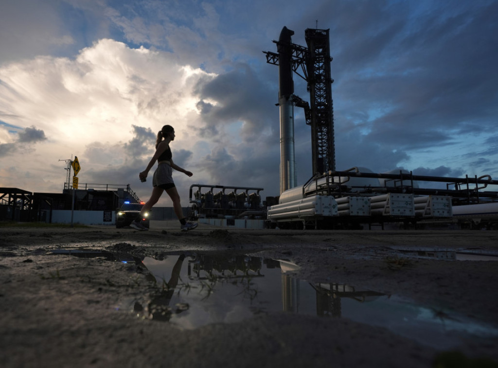 SpejsEks ponovo odložio probni let Staršipa zbog lošeg vremena u Teksasu