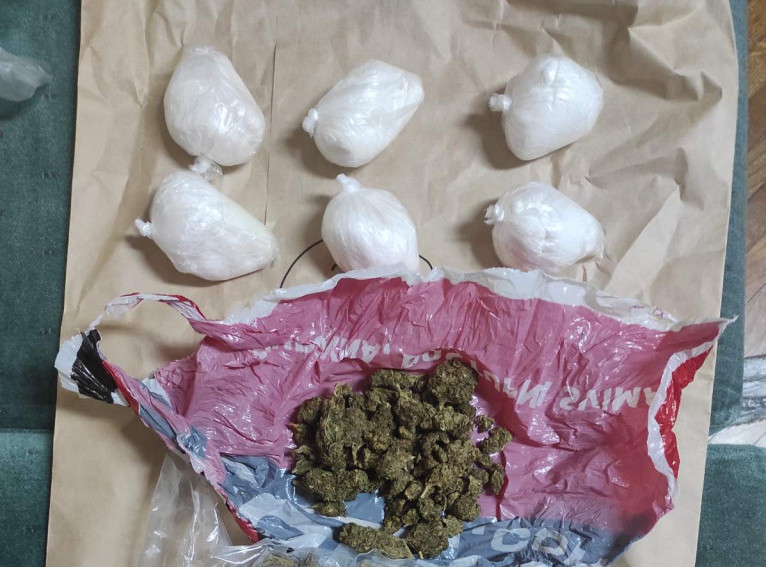 Policija u Sremskoj Mitrovici zaplenila amfetamin i kanabis