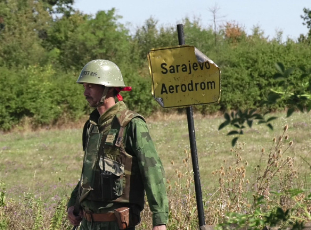 Čačak: Na aerodromu "Morava" u toku snimanje filma po "Ratnom dnevniku" dr Miodraga Lazića