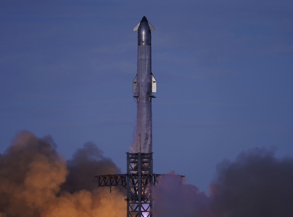 "Spejs Eks" uspešno lansirao raketu "Super Heavy-Starship" na probni let