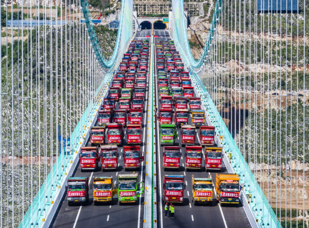 Najviši most na svetu u kineskom Guejdžouu uspešno prošao test opterećenja