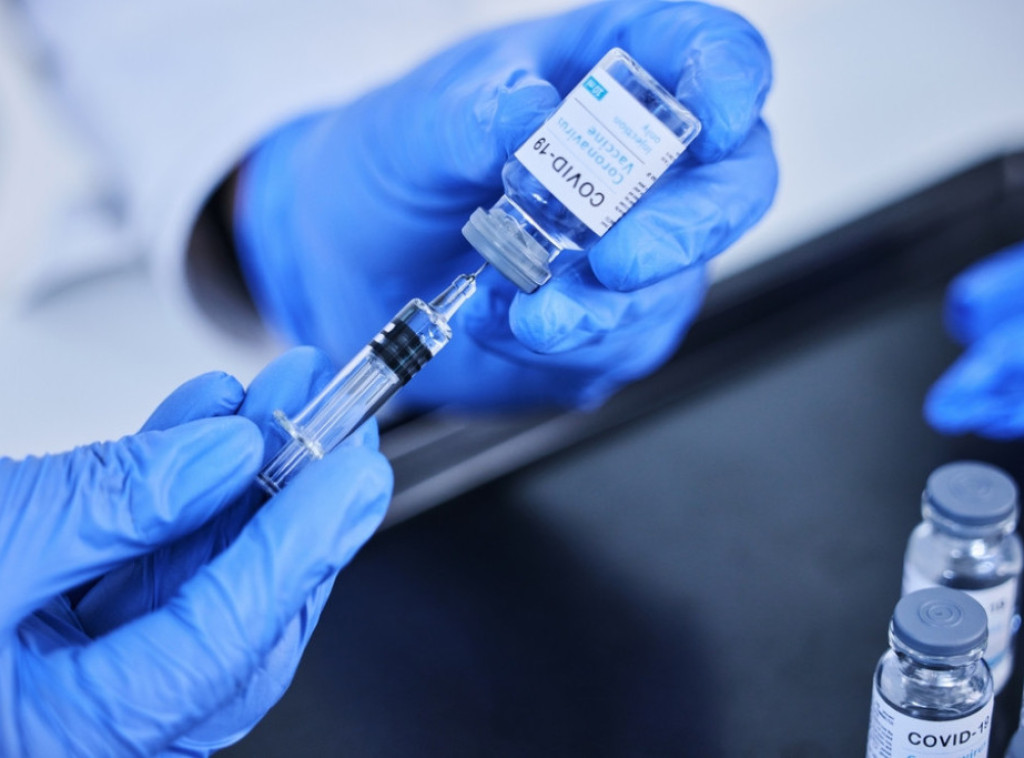 Nadležni u SAD odobrili ažuriranu vakcinu za kovid-19 za starije od 65 godina