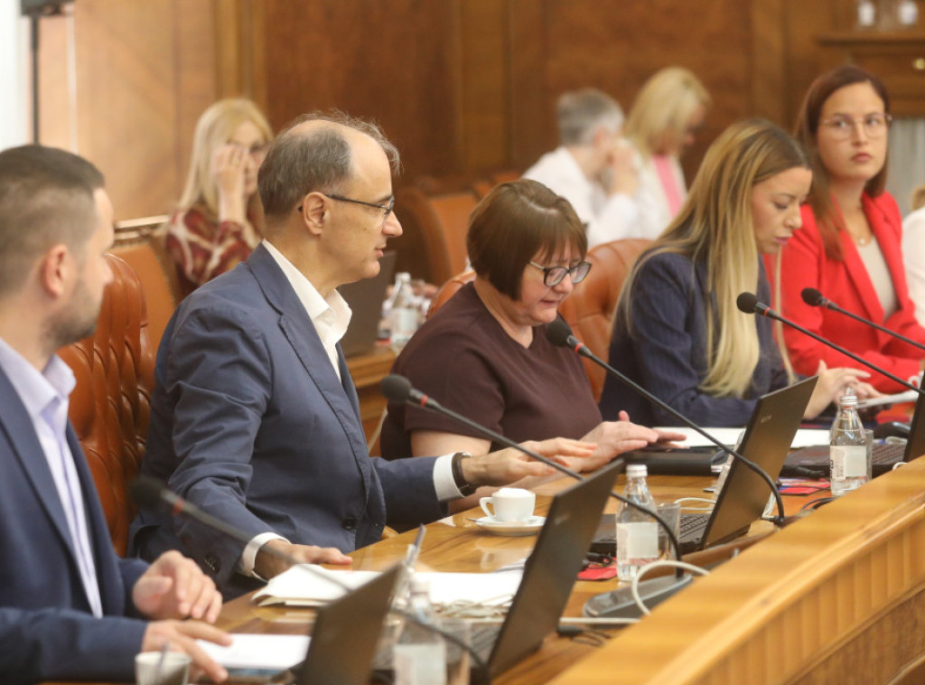 Vlada usvojila uredbu kojom se trgovinskim lancima ograničavaju marže