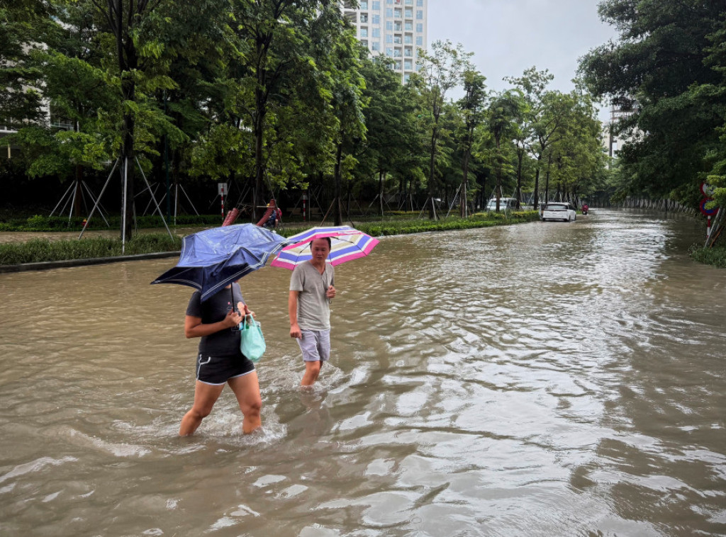 Tajland: Najmanje pet osoba poginulo, 15 povređeno u naletu tajfuna
