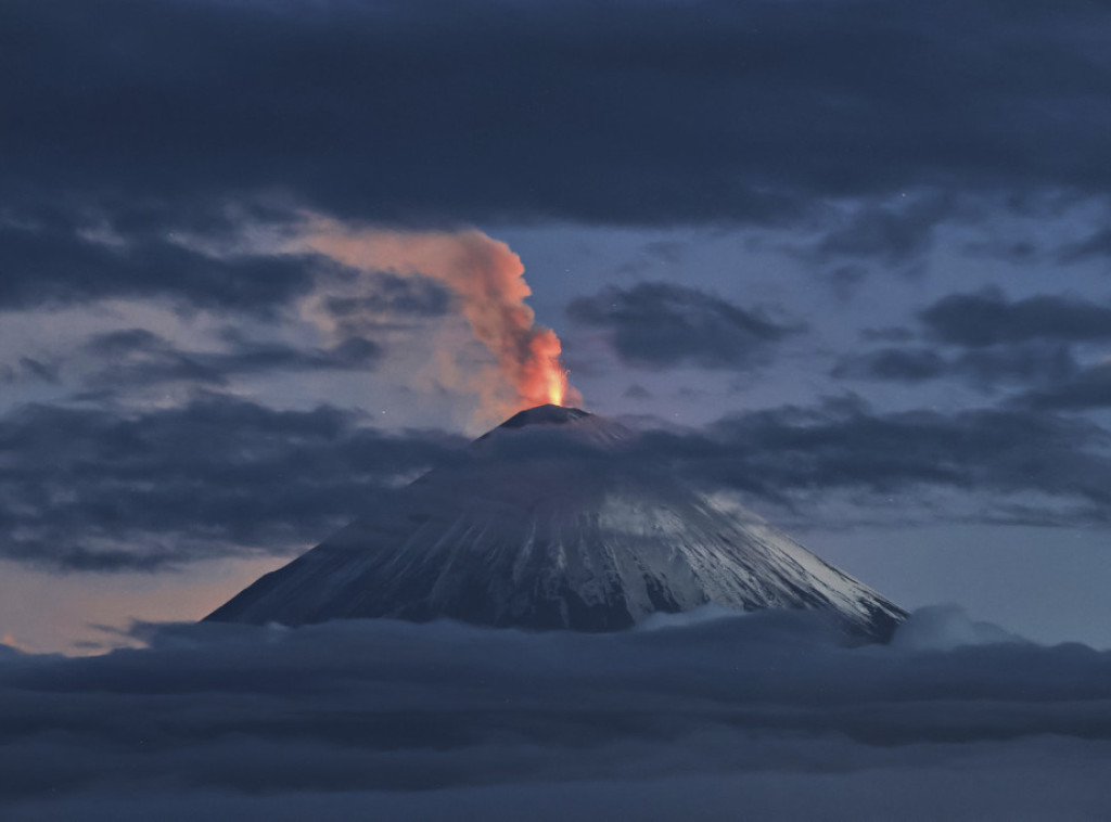 Vulkan Šinmoe u Japanu izbacio pepeo 5.500 metara u vazduh