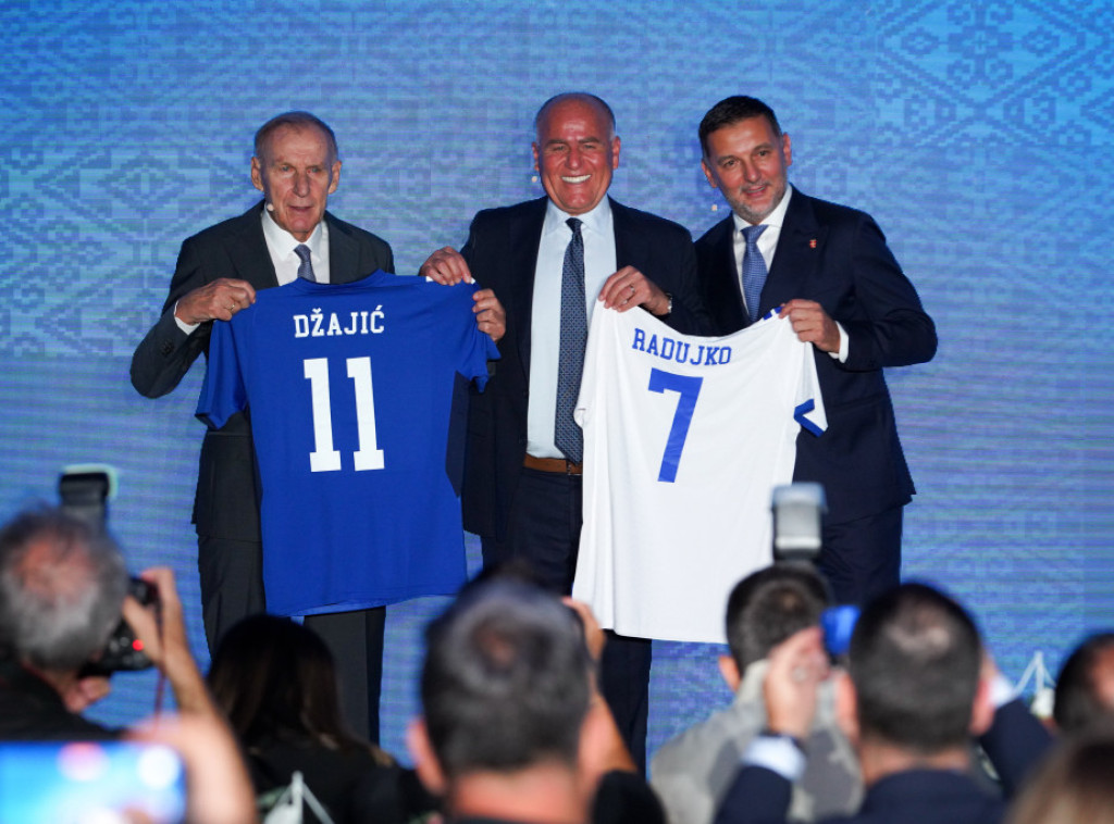 Kompanija "Capelli Sport" tehnički sponzor Fudbalskog saveza Srbije: Srbija prvi put u plavim dresovima