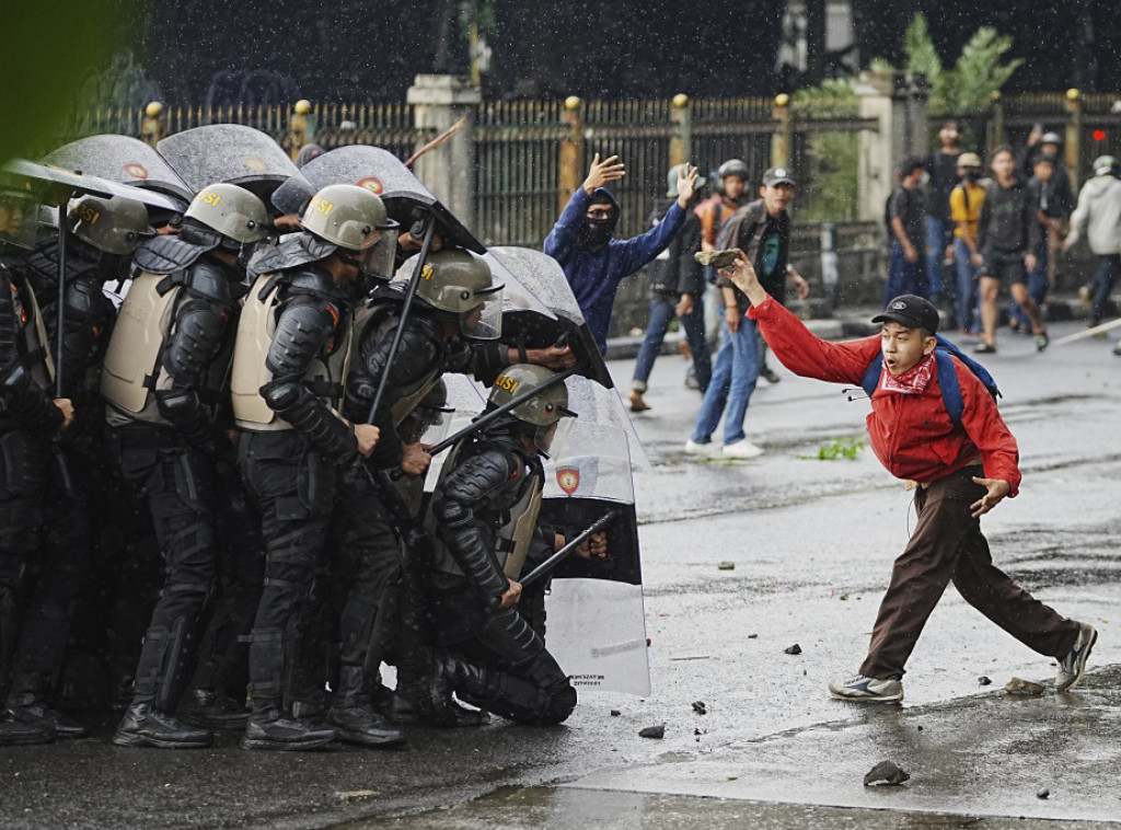 Indonezija: Studenti najavili nove proteste nakon što je jedna osoba poginula