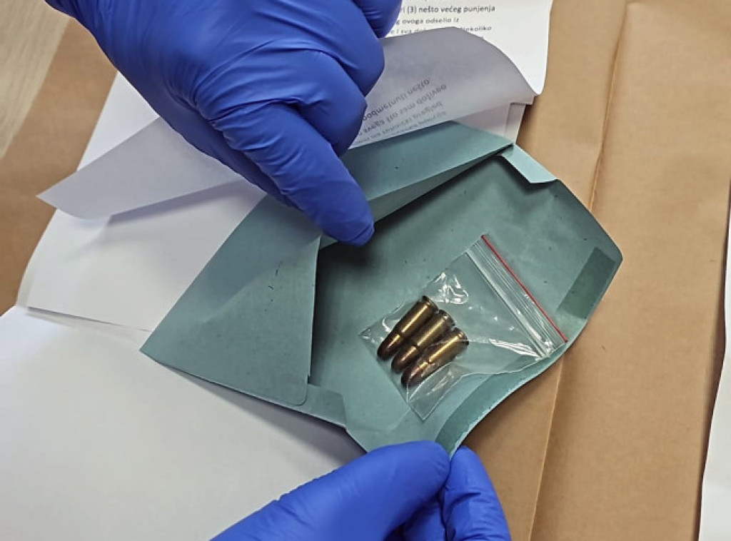 MUP: U zgradu Vlade Srbije stigla koverta  sa tri metka naslovljena za ministra Dačića