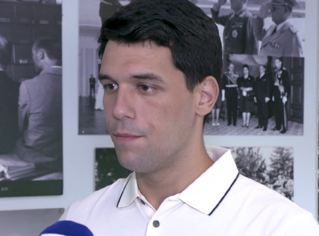 Balać: Grafitom "Selite se dođoši" indirektno pozivaju da se odseli trećina Srbije