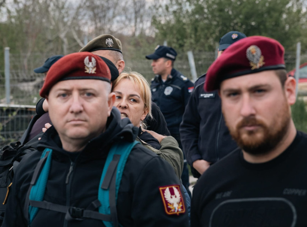 MUP: Osumnjičenom da je gađao kamenicama žandarmeriju zadržavanje do 48 sati