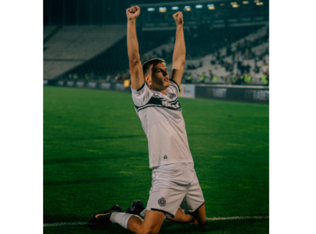 Emotivno veče u Humskoj, fudbaleri Partizana savladali Radnik u čast Dragana Mancea