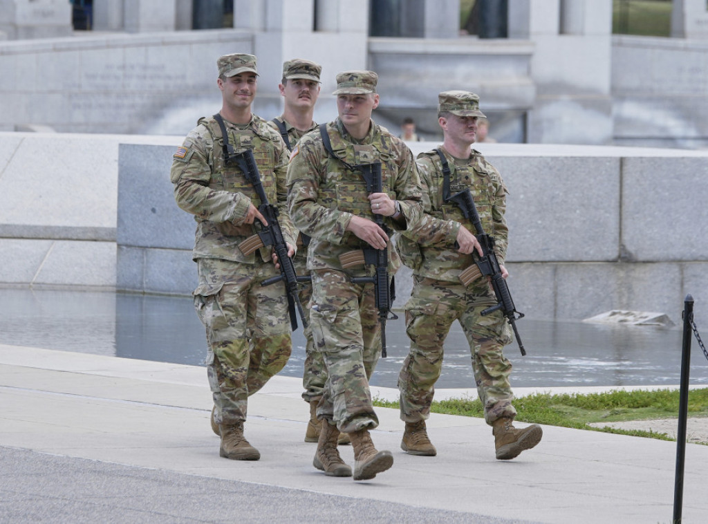 Tramp upozorio guvernera Ilinoisa da može poslati nacionalnu gardu u Čikago