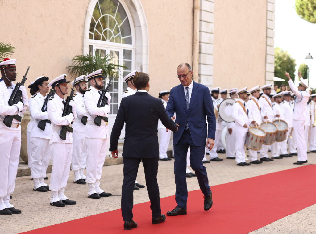 Medvedev: Izveštaji o ruskim akcijama loše vesti za Merca i Makrona